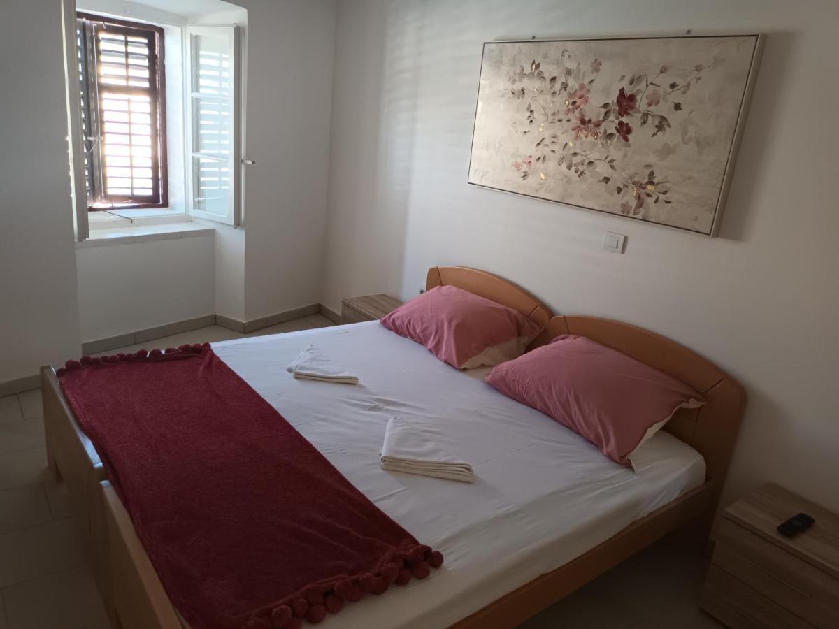 Apartment Penthouse & Apartment Studio Franci Паг Екстериор снимка